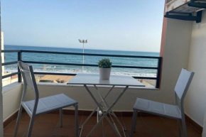 Apartamento primera línea playa. Vistas al mar